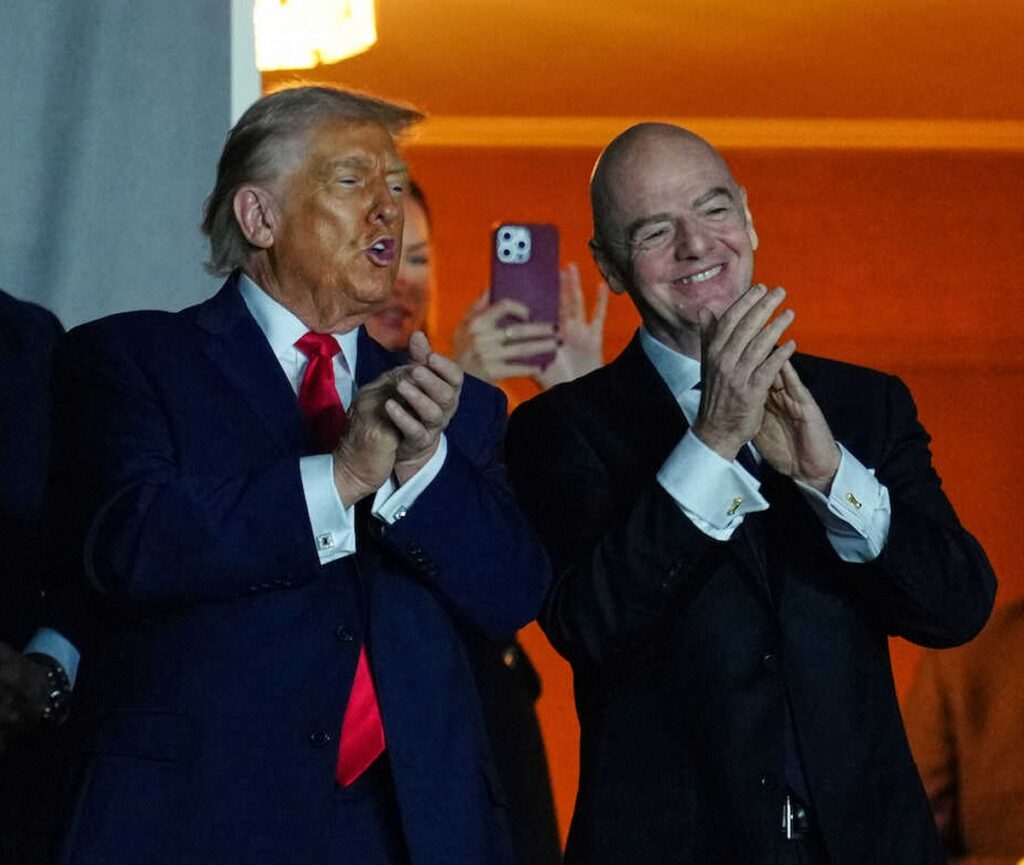 【サッカー】スポーツ史上初の快挙!?サッカーW杯チケット申し込み5億件超え　FIFA会長も驚き「信じられない」