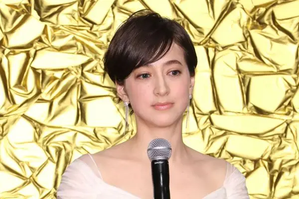 滝クリ「私達の子供達は世間の注目の的。外野からあれこれ言われてもブレない強い子に育てたい」