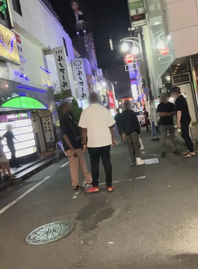 【X民】最近、歌舞伎町に大阪からアフリカ系の人達が来ている。100人日本に行ったら100人帰って来ないんだよ