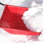 「雪を道路に出さないで！」「道路に雪まき禁止です」新潟県警、Xで注意喚起に「誰かが撒いてましたな」「絶妙なタイミングでの啓発」