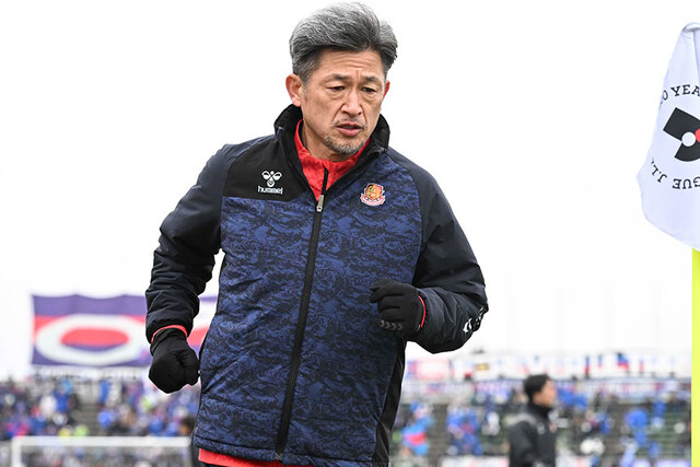 【サッカー】カズは「コンディション、体調不良です」指揮官が説明…0-6大敗も2戦連続メンバー外