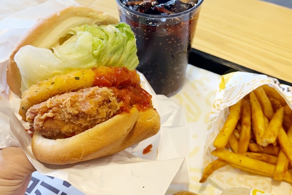 【ヘンポゴ】 物価高進む韓国「ハンバーガーもぜいたく」若者は弁当回帰＝ネット「でもスイーツには並ぶ」