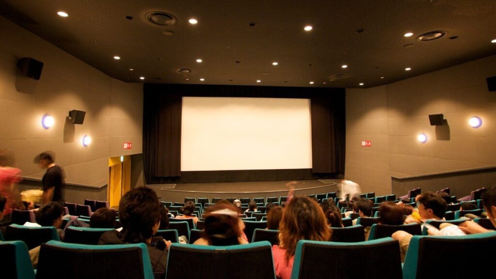 【日本映画市場】ハリウッド大作が「朝1回上映」に追いやられるシネコンの異常事態、史上最高興収に沸く日本映画界で起きている《カオス化》の深層