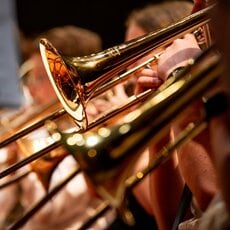 【地方公立校】「吹奏楽部」が部活の地域展開で継続が困難に？　すでに部員が1ケタ台の学校も…少子化が突きつける課題とは