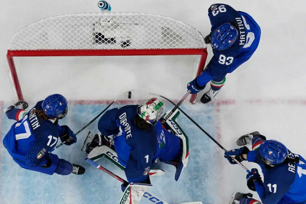 【アイスホッケー】スマイルジャパン連敗で1次L敗退危機…ビデオ判定で1点差迫るも地元イタリアに苦杯