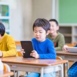 【10代のうつ2.5倍の衝撃】欧米でガラケー復権でもスマホにズブズブの日本の子供の"精神的衰退"という恐怖