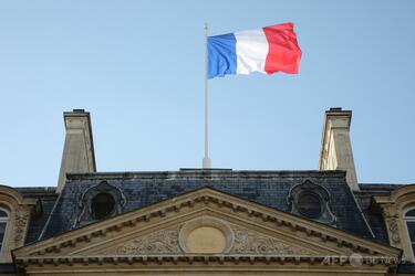 〇歳男児をドラッグ使ってレ〇プ、父親含む男10人起訴 フランス