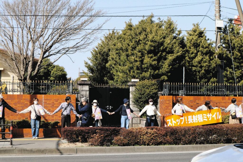 「敵基地攻撃ミサイル配備」住民説明会を拒否　政府がこりた「秋田の失敗」　熊本1200人が基地囲んでも：東京新聞