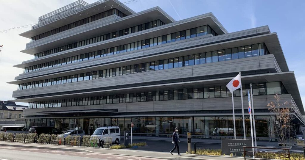 【社会】15歳少女に現金渡しわいせつ　容疑でZEN大学教授を逮捕　「ニコニコ学会βの創設者」