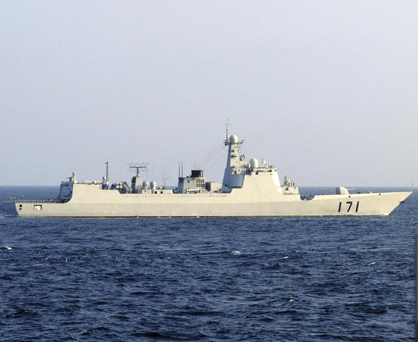 中国、155ミリ巨砲搭載の軍艦を建造中か