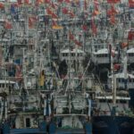 中国漁船約2,000隻、東シナ海で隊列行動、封鎖や制海権を想定した示威訓練の可能性