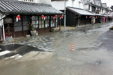 柳井(山口)の白壁の町並みで水道管から漏水　祝日の観光地、飲食店など20軒断水