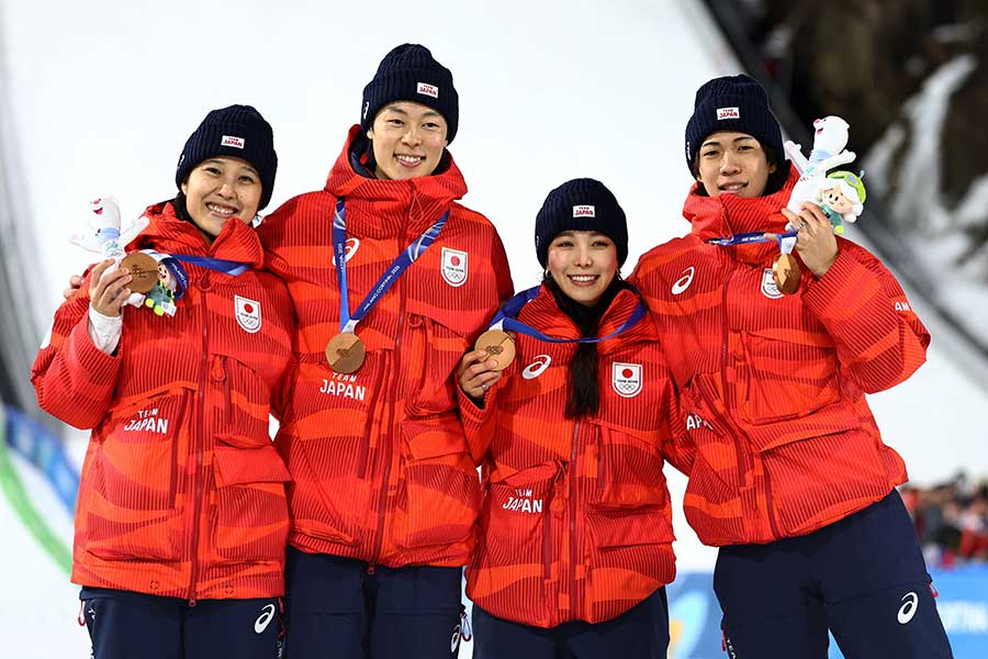 ジャンプ混合団体で日本が銅！　失格悪夢から4年…高梨沙羅「本当に感動」笑顔のリベンジ 五輪