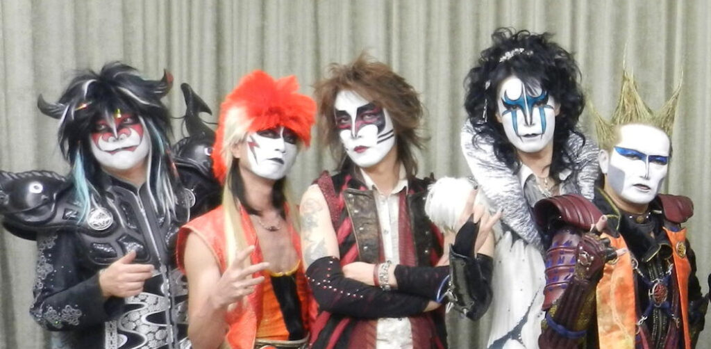 【音楽】聖飢魔II、デビューアルバム“酷評事件”語る　レビューで「0点」「完全に色物、バカにしている。レコード会社の人間も最低」