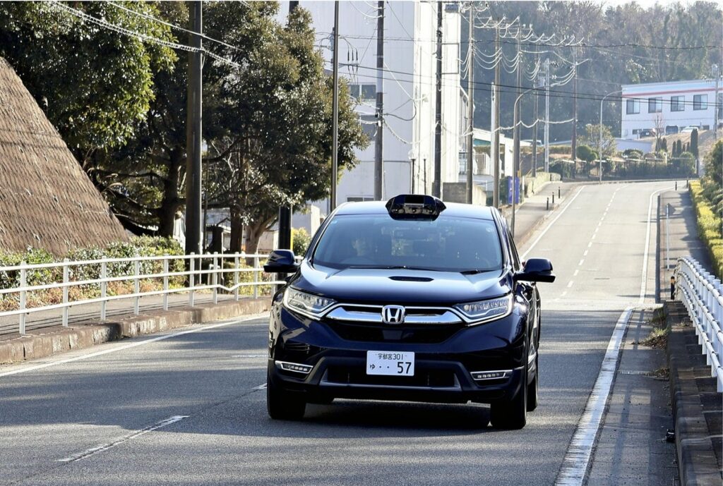 本田技研　自律自動運転の実証実験を公開　27年度に『レベル4』認可取得めざす