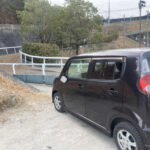 【競馬】栗東トレセンに女性が運転する軽自動車、場内を暴走…G1直前にあわや「何を考えてるのか」