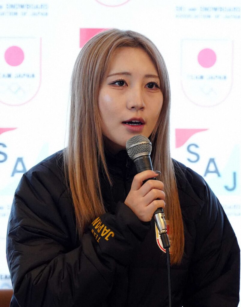 モーグル女子・柳本理乃　うつ病公表　五輪公式練習の転倒で「腰椎横突起骨折」　W杯富山大会欠場発表