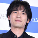 俳優・水上恒司2月に結婚していた　お相手は交際報道の“マギー似の年上女性”