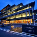 【京都】特殊警棒で知人殴り、26万円相当奪った疑い　18～19歳の男３人逮捕