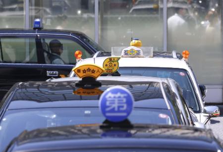 【タクシー値上げ】26都道府県　燃料高に対応、申請相次ぐ