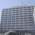 勤務先中学校のトイレにカメラを仕掛けて盗撮した男性教諭(28)を懲戒免職