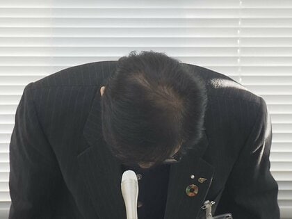 【三重県】それぞれ自宅を訪れ犯行か…中学校講師が盗撮したとされる入浴中の女性3人は“全員教え子” 懲戒免職処分に