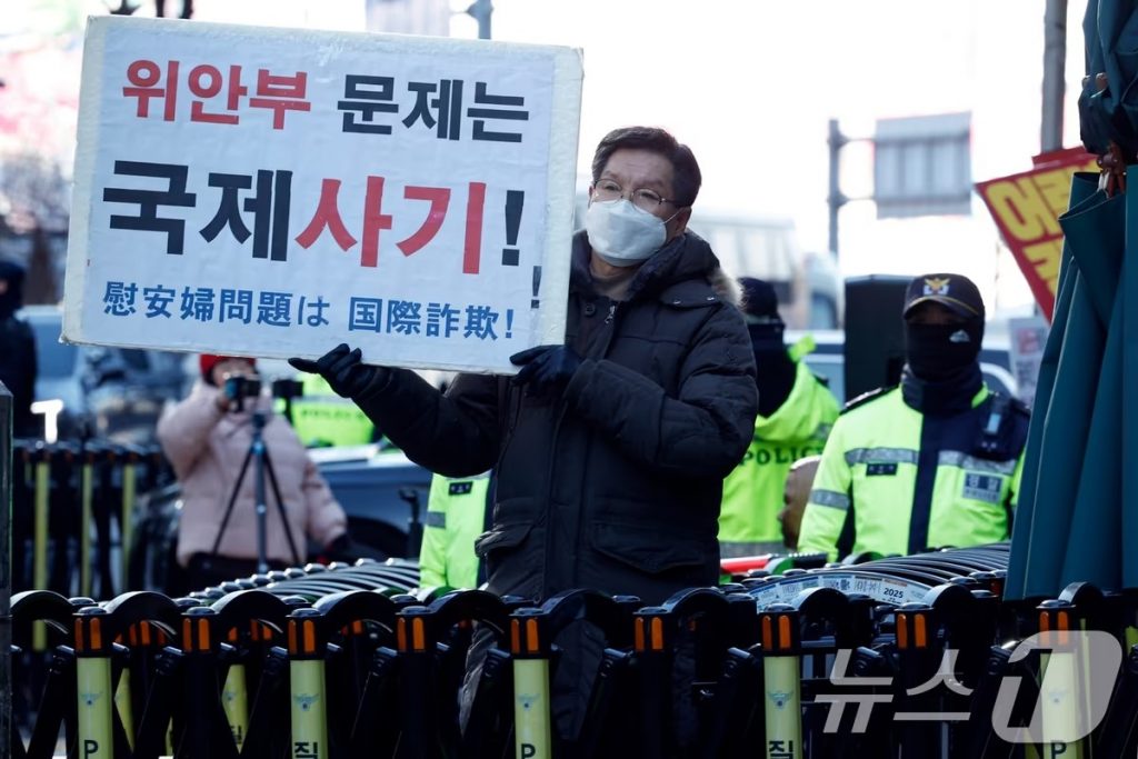 韓国・少女像「撤去要求」団体,300回超の街頭活動「しばらく中断」…セミナーや講演,執筆などで継続