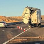 じゃがいもの受難。アメリカのトレーラー衝突事故で34トンが高速道路に散乱