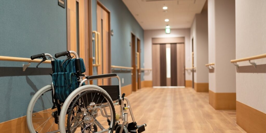 「バレないと思った」老人ホームで35人分を無断投票、不在者投票の悪用で有罪判決…大阪地裁