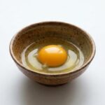 【悲報】一家4人が食中毒で長男死亡。卵が原因か