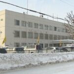 妻がバリカンで自分の後頭部付近を刈り上げる…強要した疑いで40歳男を逮捕　北海道