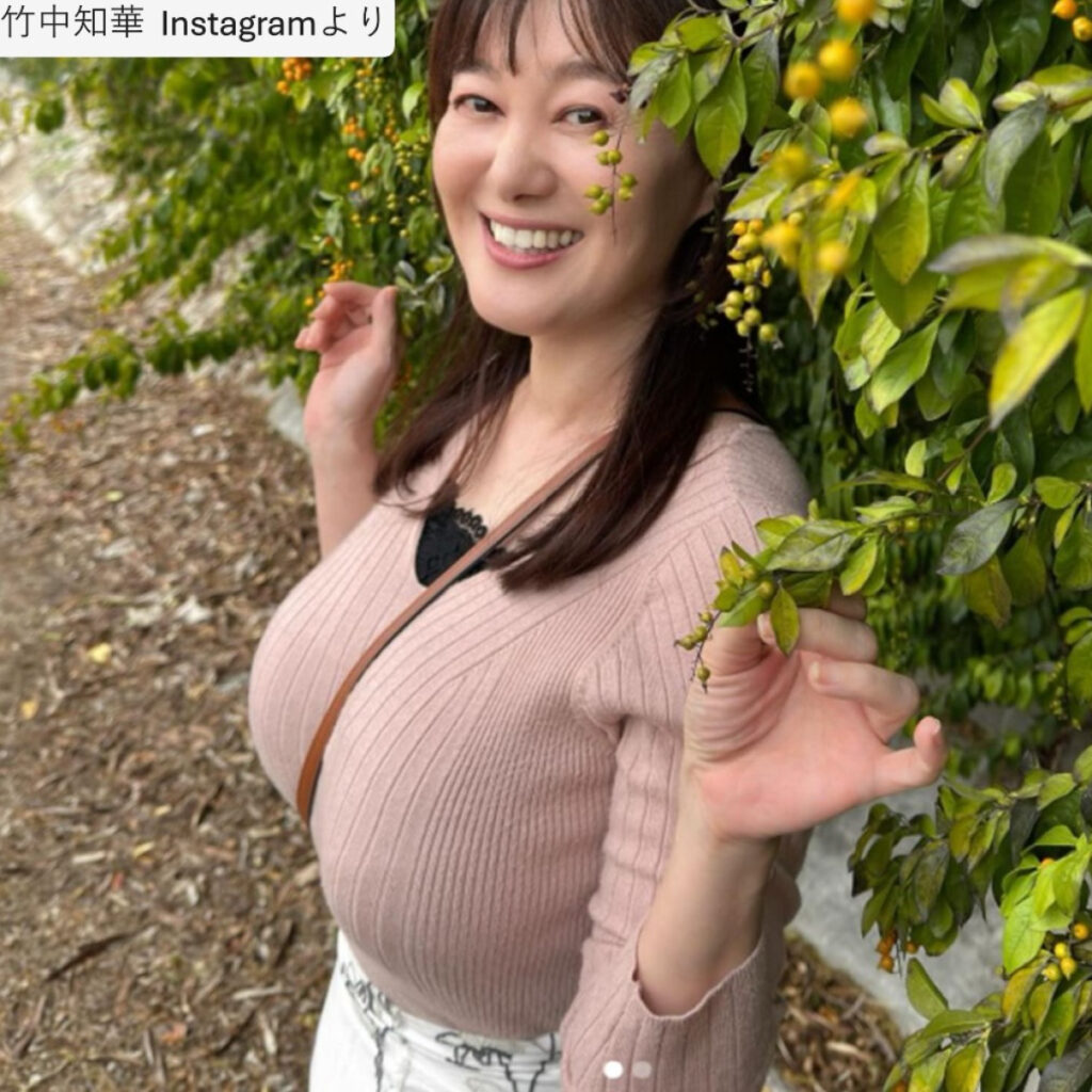 グラビア話題44歳・元NHKの竹中知華アナ「スタイル抜群」ニット姿にネット衝撃