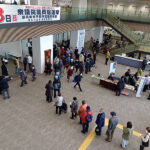 【埼玉県・越谷市役所】衆院選期日前投票所に長蛇の列、投票を済ませようと来場者が急増・・・市選管担当者 「こんなに混雑したことは、これまでになかった。全体の投票率も上がるかもしれない」