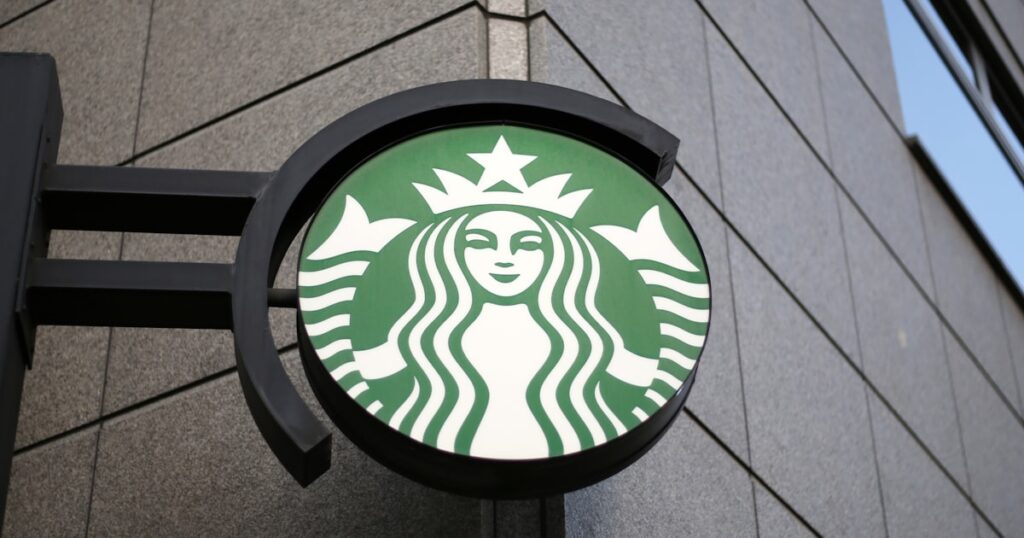 スタバ、コーヒーなど5-30円値上げ　原料高騰で7割の店舗対象