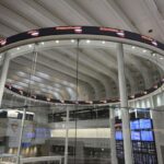 【株価】東証、午前終値5万6354円　一時500円超安、過熱感で売り