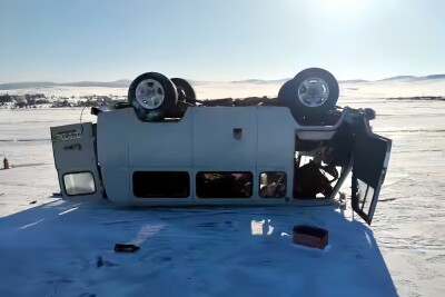 中国人観光客「バイカル湖の島に行くアル」氷の上を車で走り7人死亡