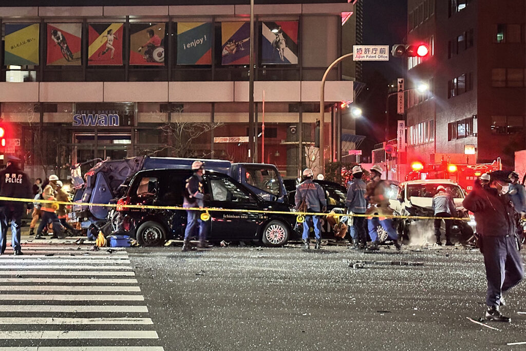 内閣府公用車の7人死傷暴走事故　委託先は2年前にも永田町で公用車ひき逃げ死亡事故