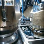 【日本経済新聞】上場企業の業績が好調、7割が増益、4年ぶり高水準