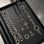 【価格高騰】「お兄系」が愛用した「クロムハーツ」いま“最も熱いブランド”と言われるワケ　中古価格7～8年前の3～4倍に