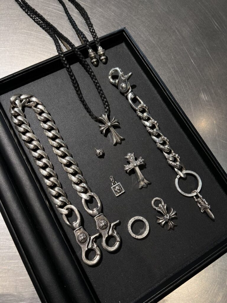 【価格高騰】「お兄系」が愛用した「クロムハーツ」いま“最も熱いブランド”と言われるワケ　中古価格7～8年前の3～4倍に