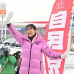 森下千里氏　当選から一夜明け、午前7時から朝立ち「つじ立ちは私にとって原点」