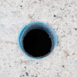 どうやって入ったの？排水管に少年が転落…→現場の写真に"不可解な点"「穴が小さすぎる」