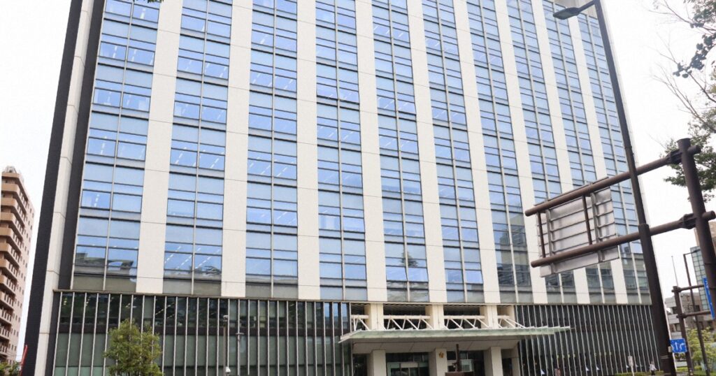 認知症男性に8倍の価格でマンション購入させた疑い　39歳逮捕