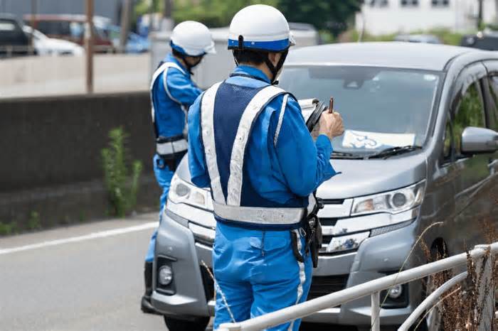【事件】85歳のおばあちゃんが一時不停止で検挙されるも免許を提示せずに逃走、現行犯逮捕