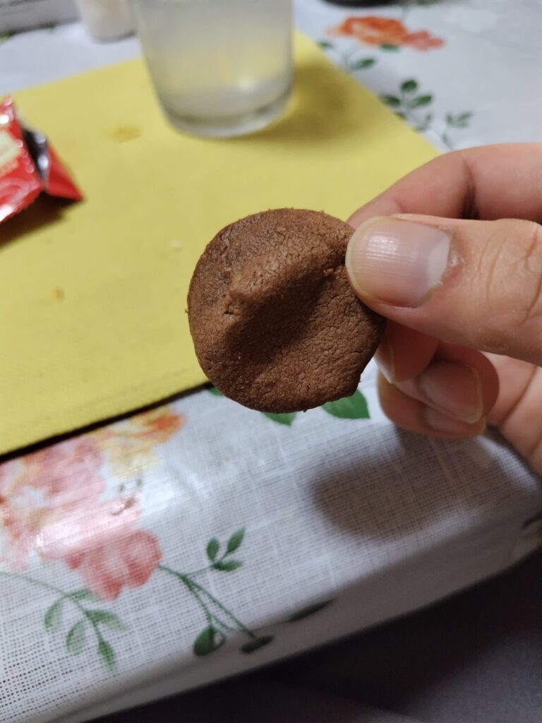 カントリーマアム、これ以上小さくできないため18枚から14枚に減量、食感なども別物に😨