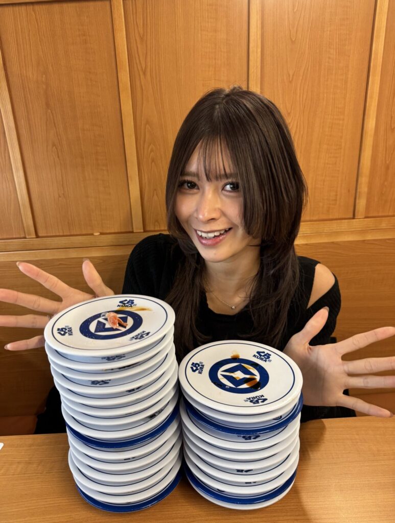 【芸能】22歳グラドル、回転寿司で“爆食”　完食した枚数にネット衝撃「どうやってその体型維持してるん？」