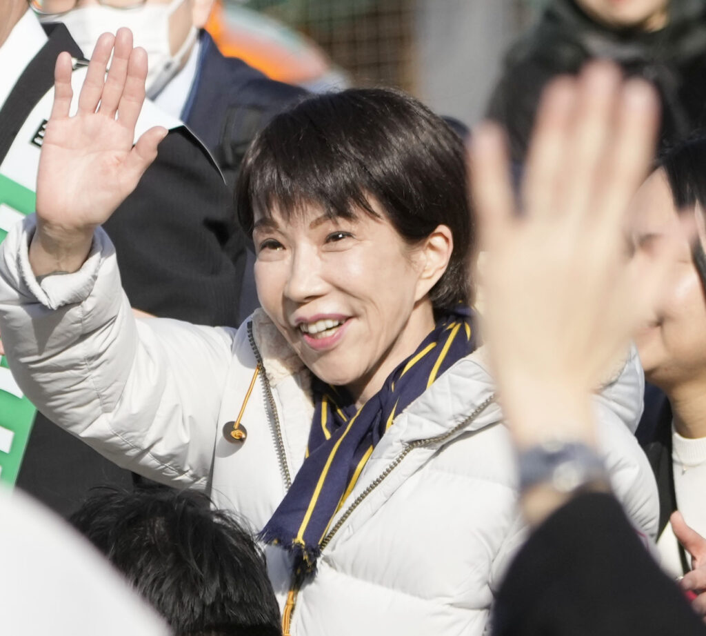 高市早苗首相「熱烈に支援してくださる方々と握手した際、手を強く引っ張られて痛めてしまった」と説明