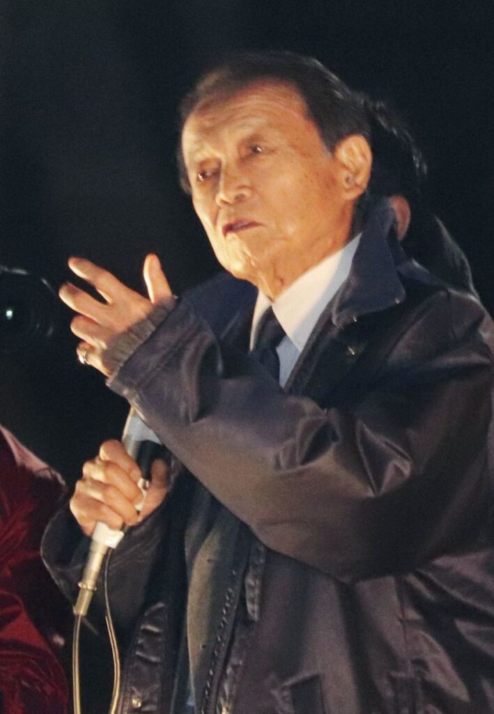 【政治】自民・麻生氏「米国は世界の警察官を務める力はないと認めている。われわれの手で日本を守るしかない。いざとなったらやり返すという国民的合意も必要だ」