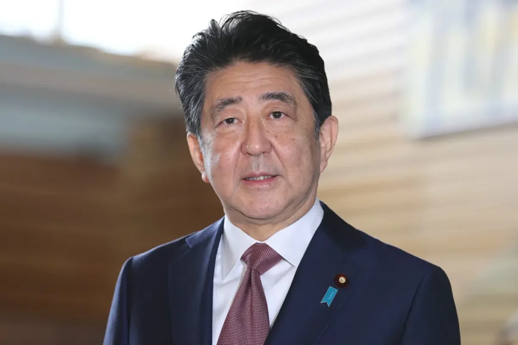 【検死解剖で潰瘍性腸炎は見つからなかった】有名映画評論家　故・安倍晋三氏の持病への主張が「全くのデマ」と批判続出