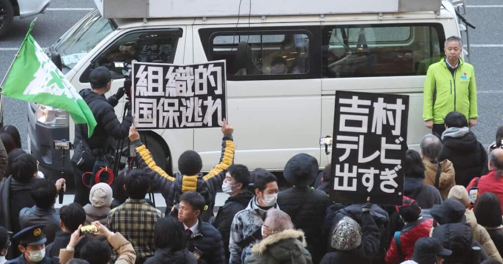 「うそつき」連呼に「バカ」ボード　それは表現の自由か妨害か　荒れる選挙に不穏な空気